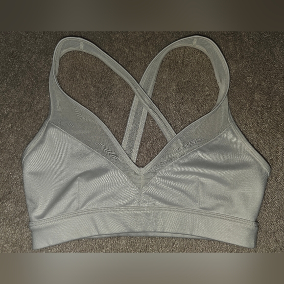 ALO Yoga Other - ALO Yoga White Entice Sports Bra XS